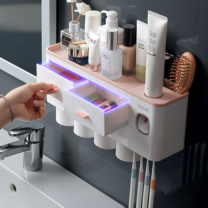 Automatic toothbrush holder